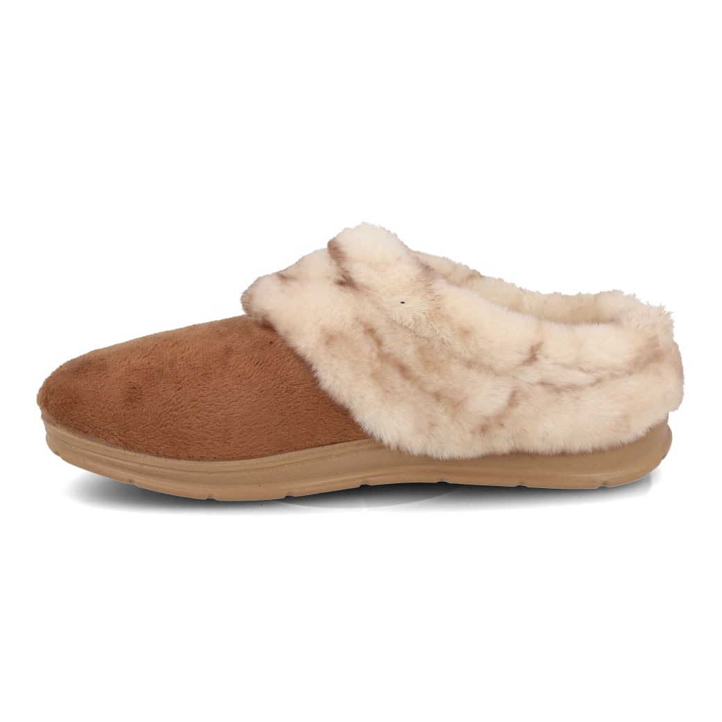 Pantufa feminina Pegada marrom terra vista frontal com detalhes do forro de lã